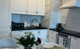GoldClass Apartament- prywatny parking- zdalne zameldowanie